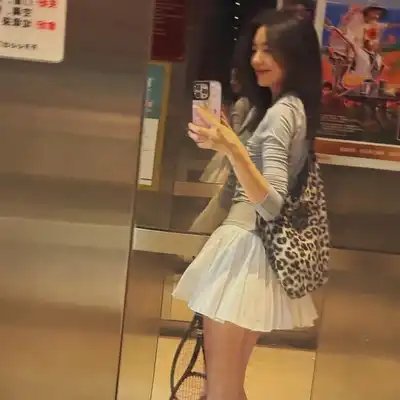 韩英